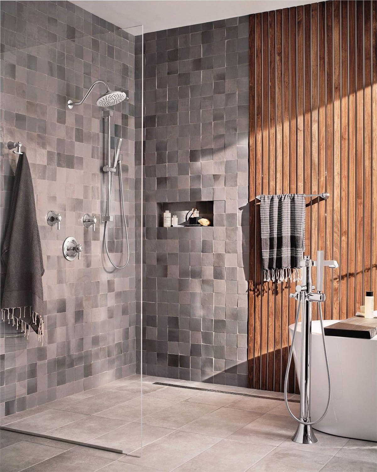 image:imageMoen Velocity Chrome TwoFunction Rainshower 8Inch Shower Head with Immersion Technology for a HighPressure Rinse S6320Chrome